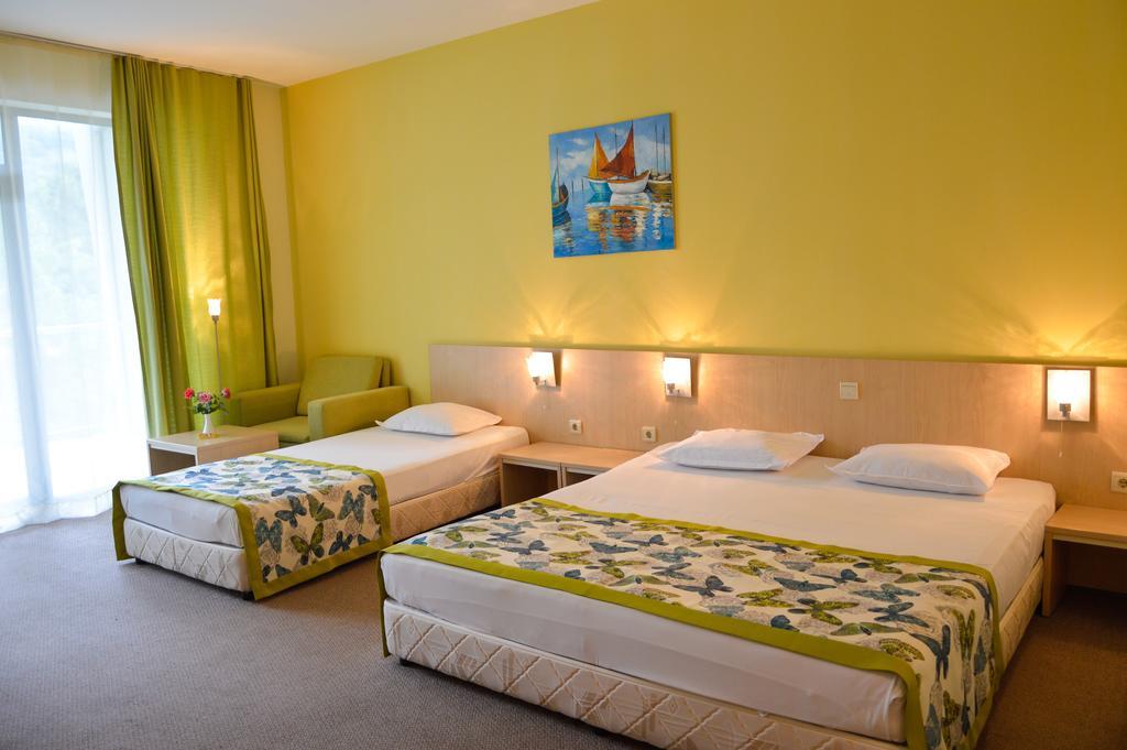 Triple Room,903124246:JPEG